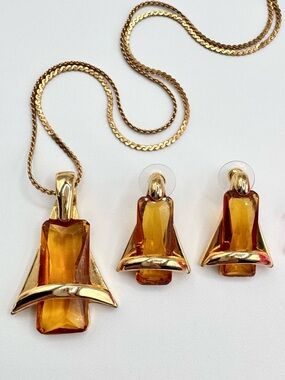 Premier Designs Butterscotch Topaz Austrian Crystal Earrings & Pendant Set Chic